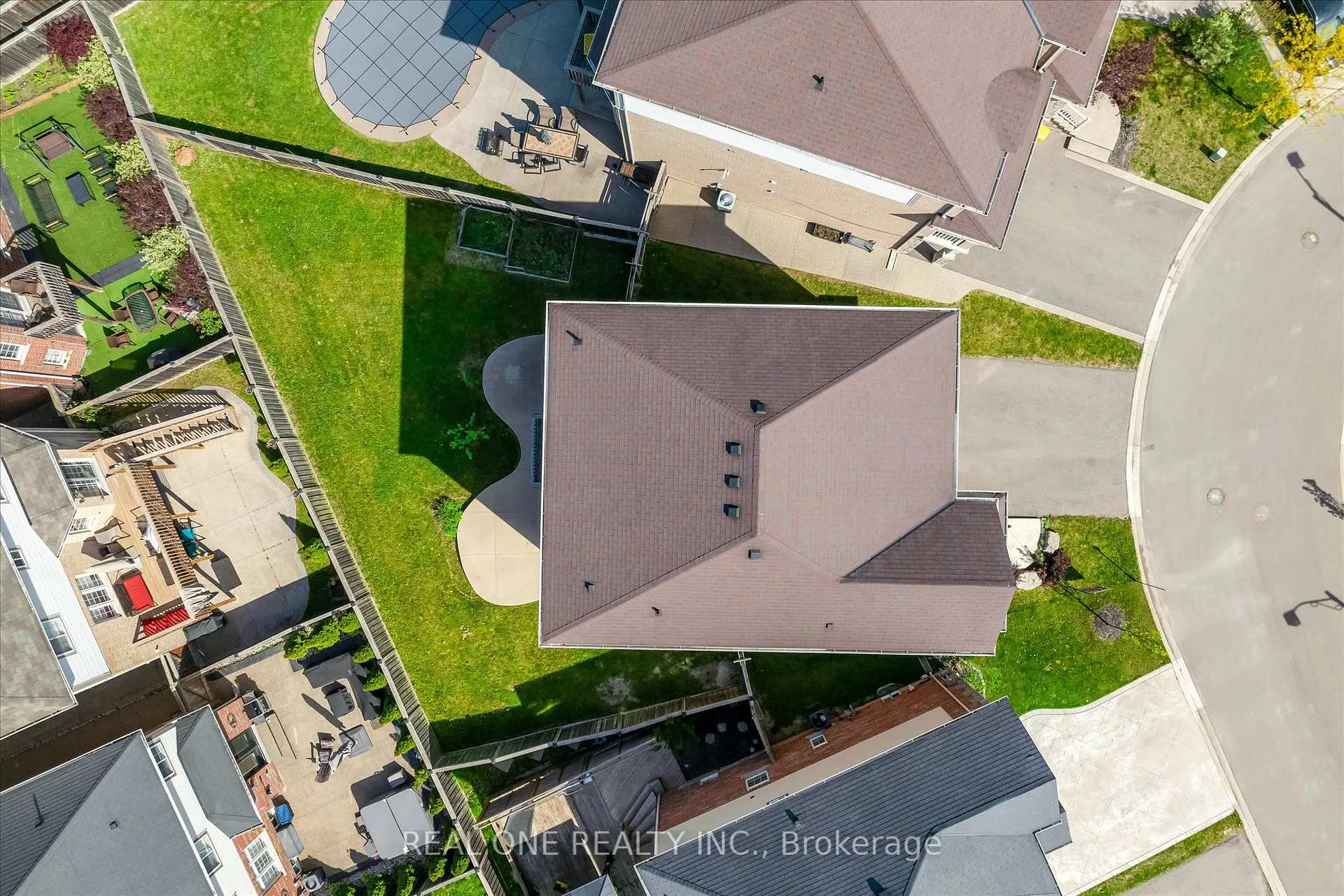 Photo 40 of 556 Sanderson Crescent, Milton, Clarke — HOMEH