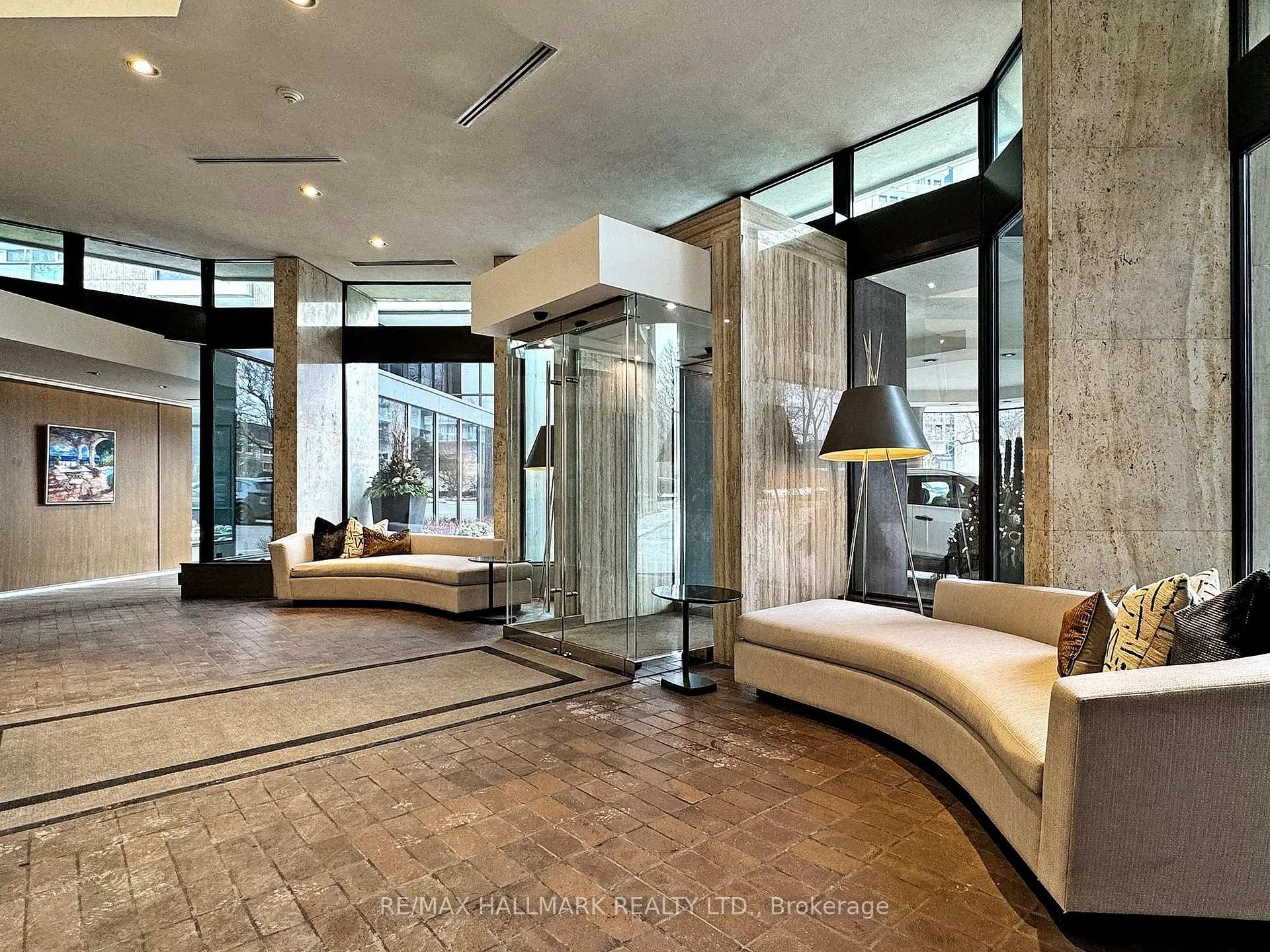 Photo 4 of Unit 201, 619 Avenue Road, Toronto, Yonge-St. Clair — HOMEH