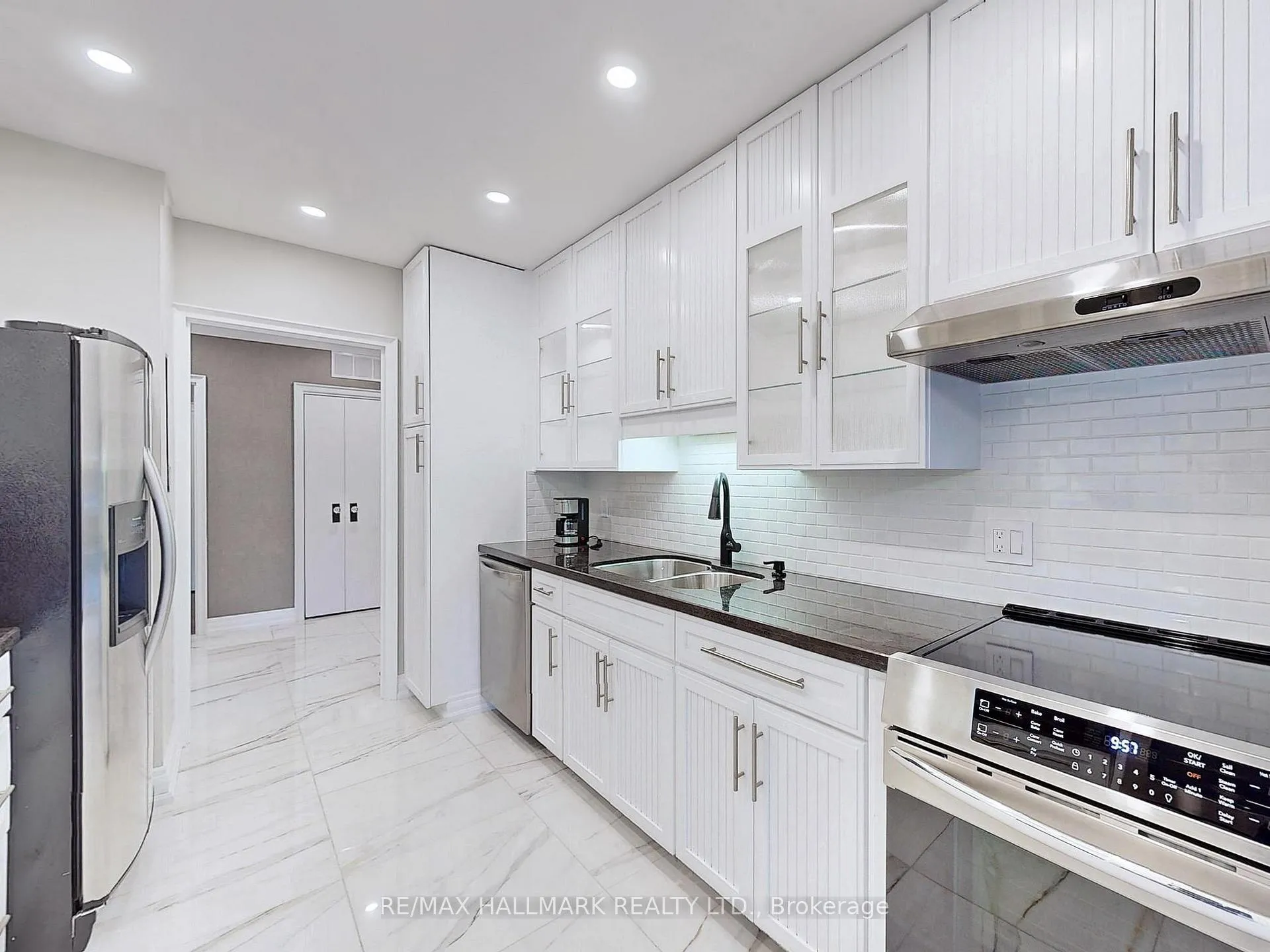 Photo 21 of Unit 201, 619 Avenue Road, Toronto, Yonge-St. Clair — HOMEH
