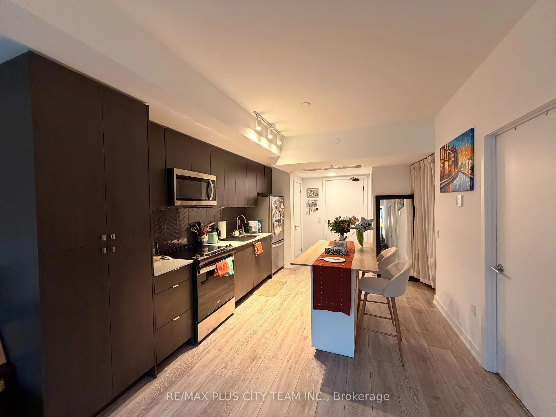 Photo 4 of Unit 412, 1604 Charles Street, Whitby, Port Whitby — HOMEH
