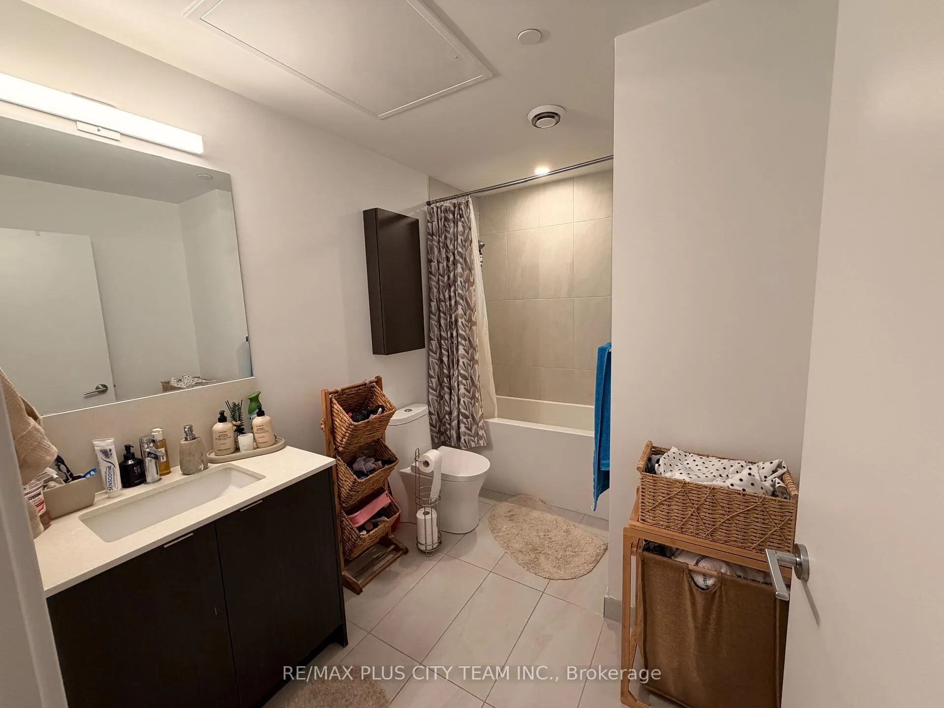Photo 8 of Unit 412, 1604 Charles Street, Whitby, Port Whitby — HOMEH