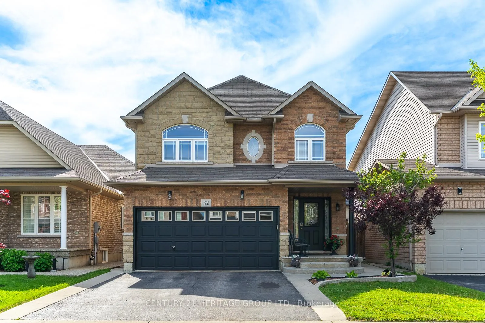 Photo 2 of 32 Hyslop Avenue, Hamilton, Rural Glanbrook — HOMEH