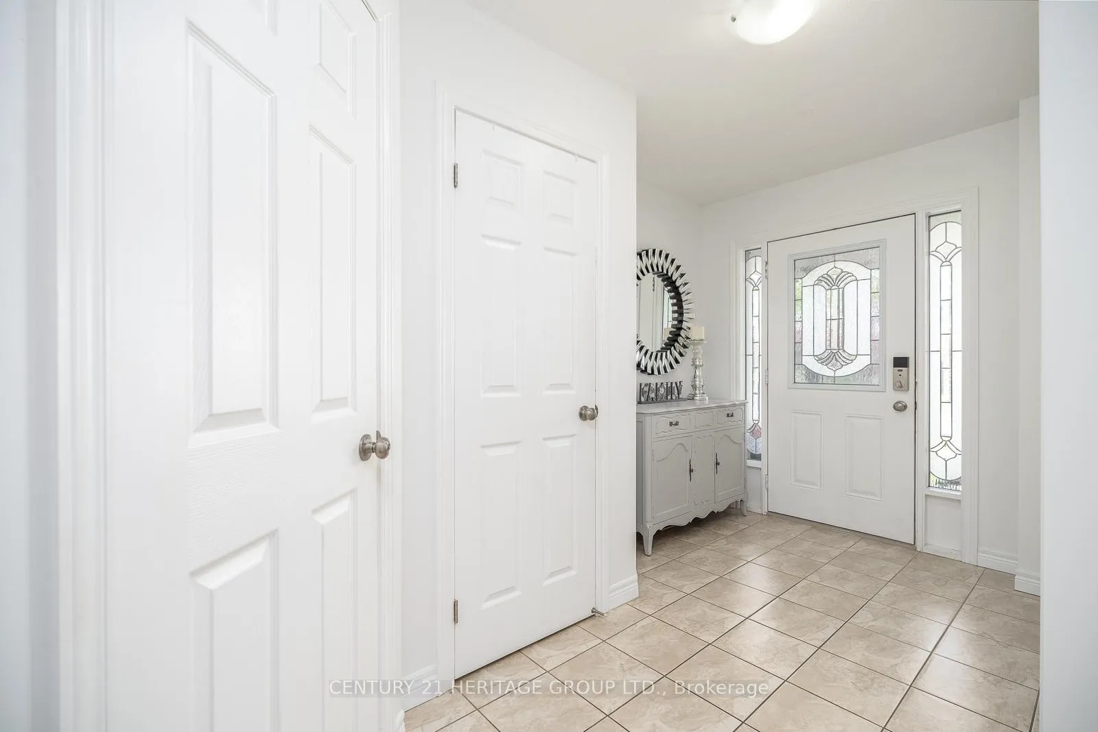 Photo 3 of 32 Hyslop Avenue, Hamilton, Rural Glanbrook — HOMEH