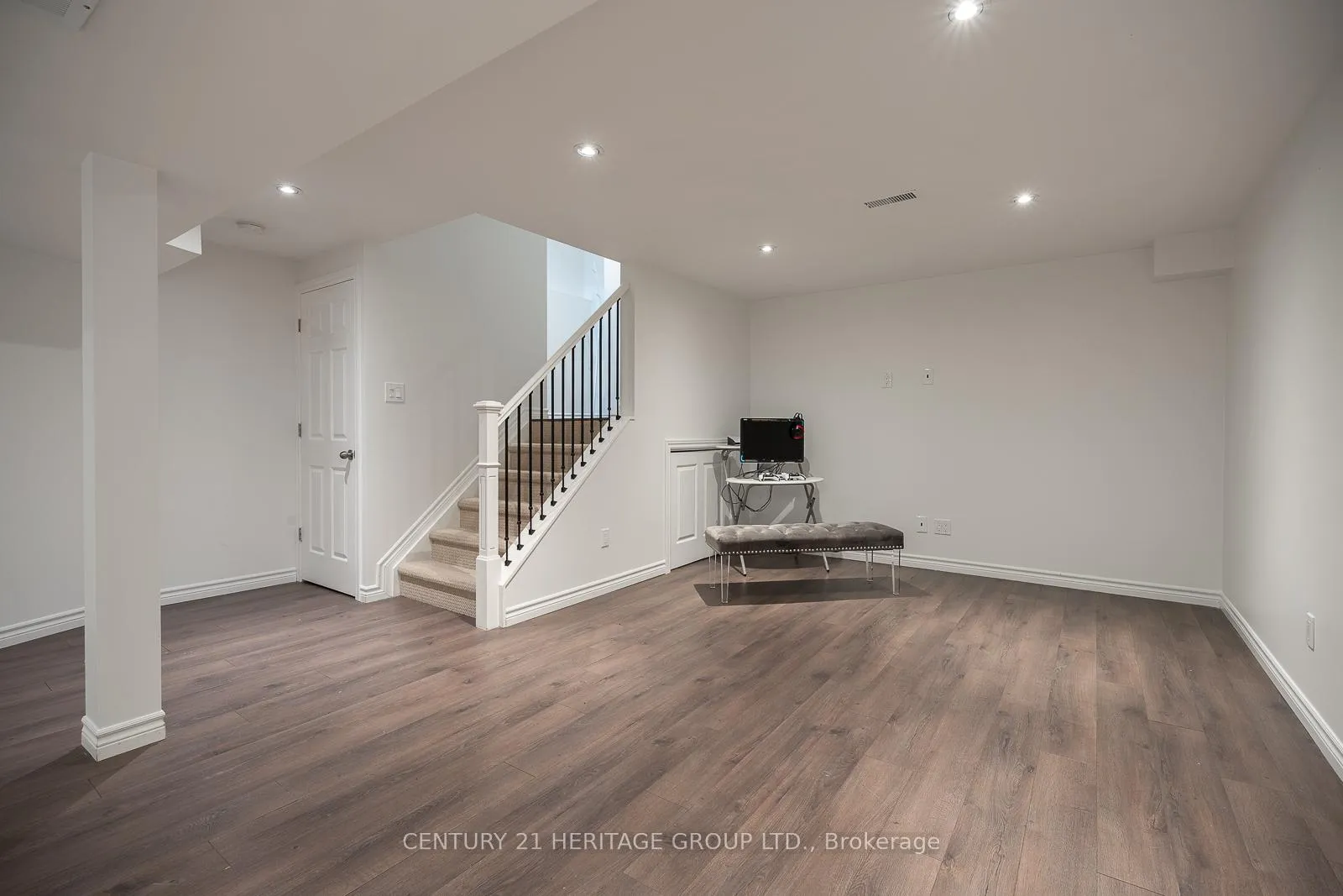 Photo 23 of 32 Hyslop Avenue, Hamilton, Rural Glanbrook — HOMEH