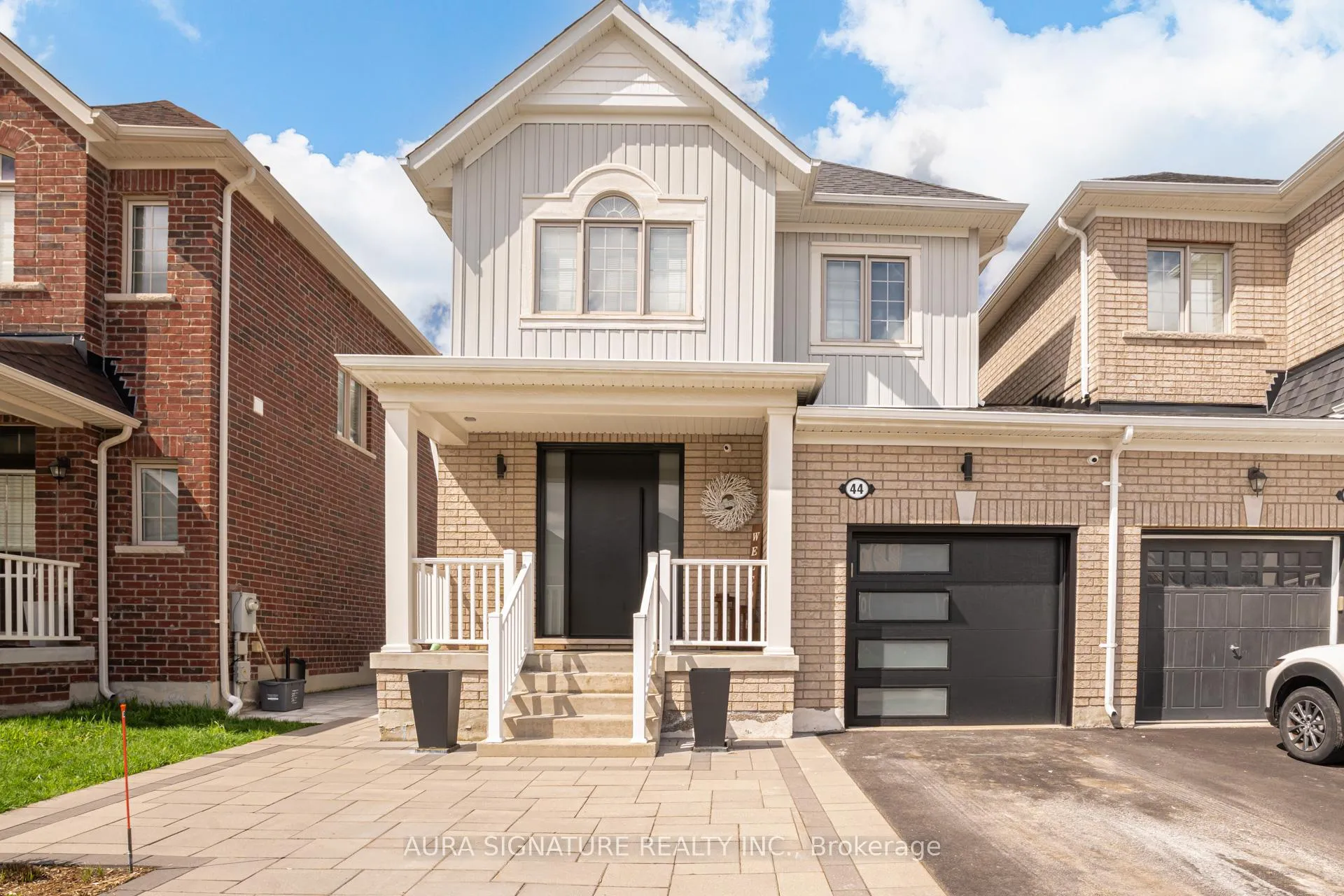Photo 2 of 44 Mccabe Lane, New Tecumseth, Tottenham — HOMEH