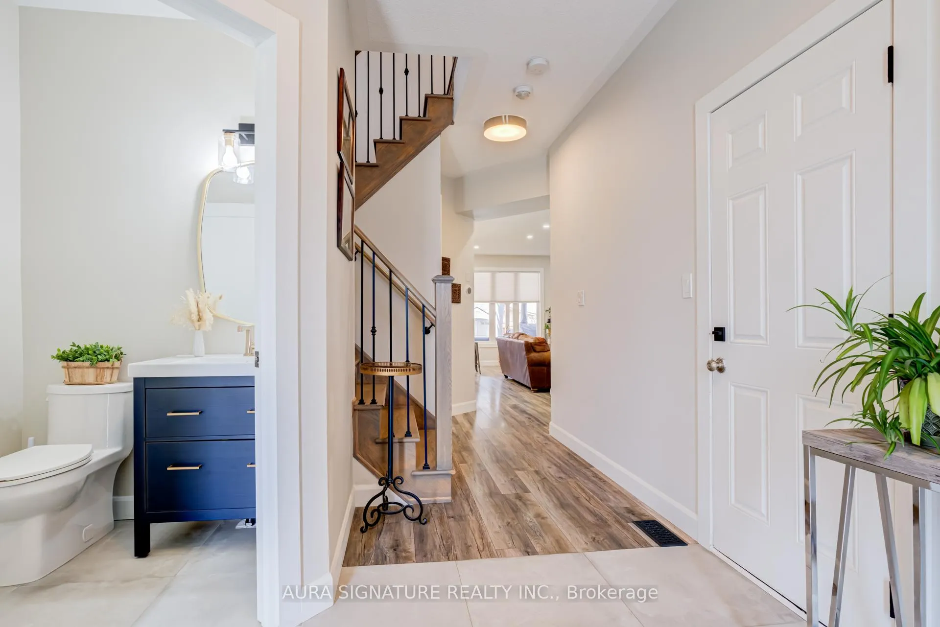 Photo 4 of 44 Mccabe Lane, New Tecumseth, Tottenham — HOMEH