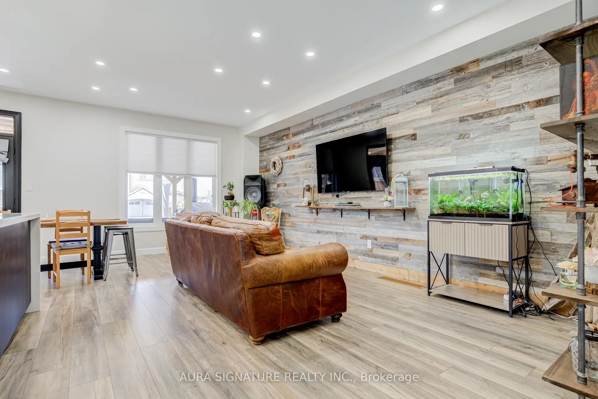 Photo 13 of 44 Mccabe Lane, New Tecumseth, Tottenham — HOMEH