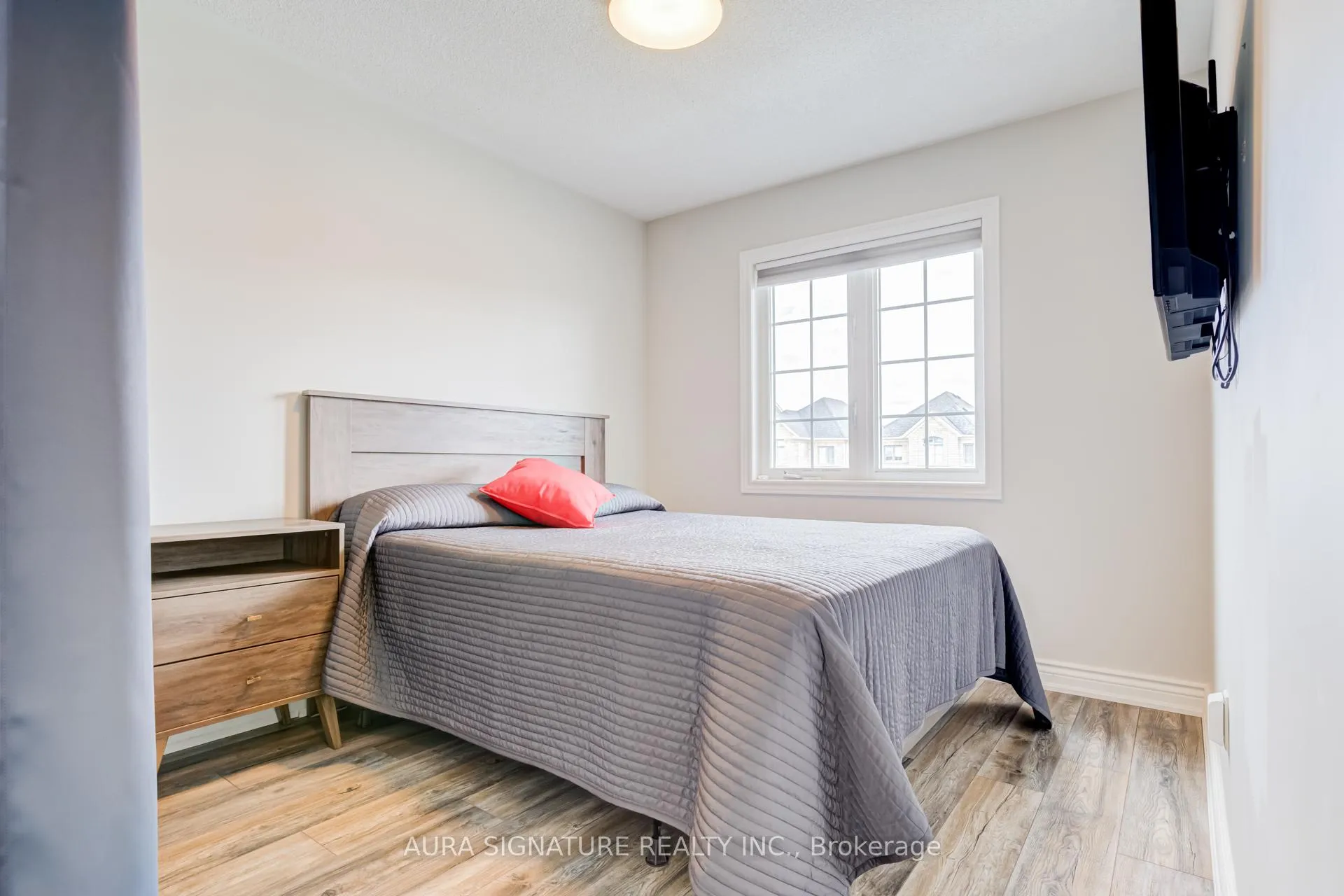 Photo 26 of 44 Mccabe Lane, New Tecumseth, Tottenham — HOMEH