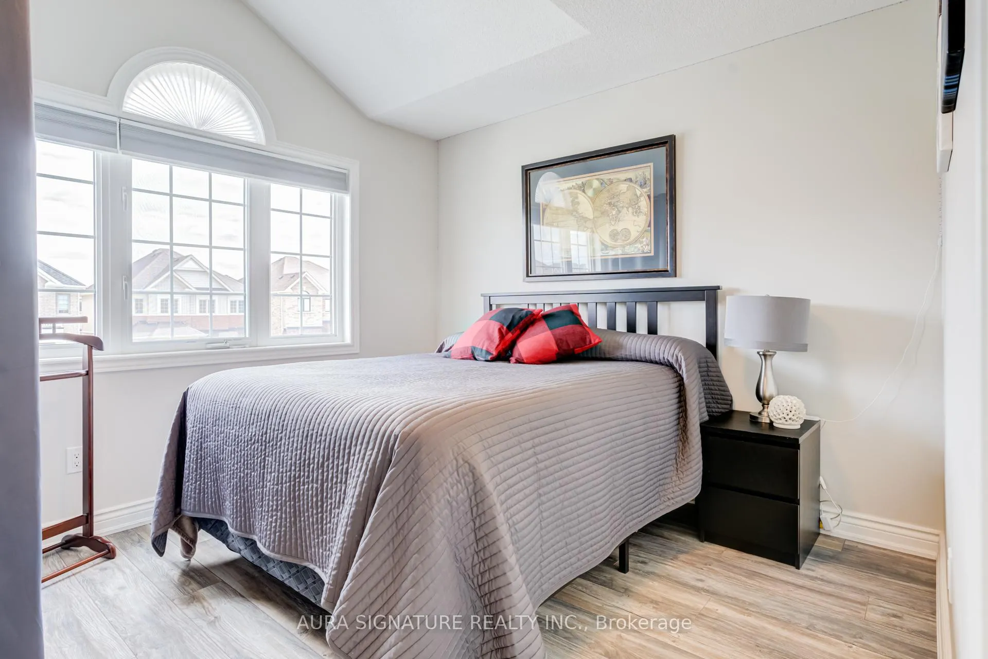 Photo 28 of 44 Mccabe Lane, New Tecumseth, Tottenham — HOMEH