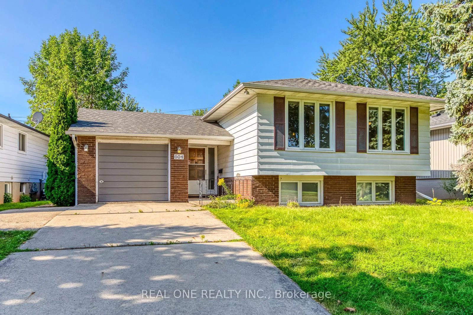 Photo 1 of 604 Bridle Wood, Burlington, Appleby — HOMEH