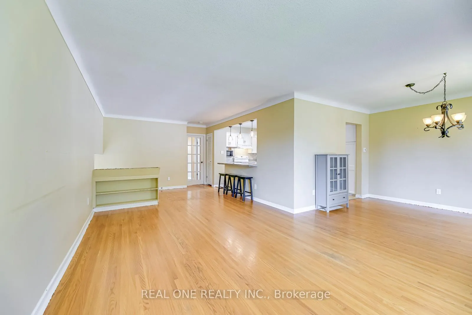 Photo 8 of 604 Bridle Wood, Burlington, Appleby — HOMEH