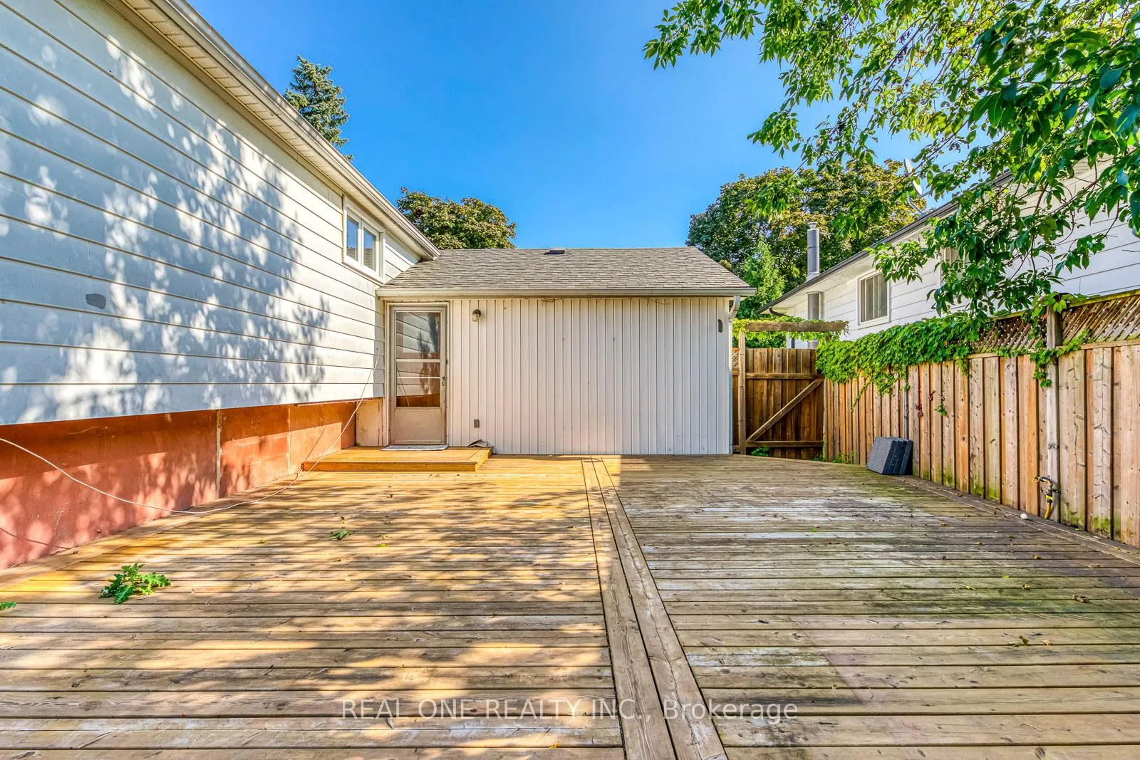Photo 35 of 604 Bridle Wood, Burlington, Appleby — HOMEH