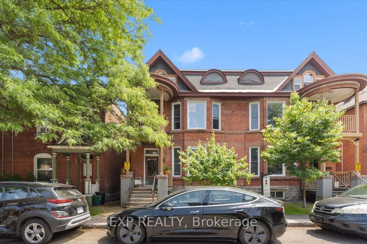 Front of Unit 1, 484 Gilmour Street