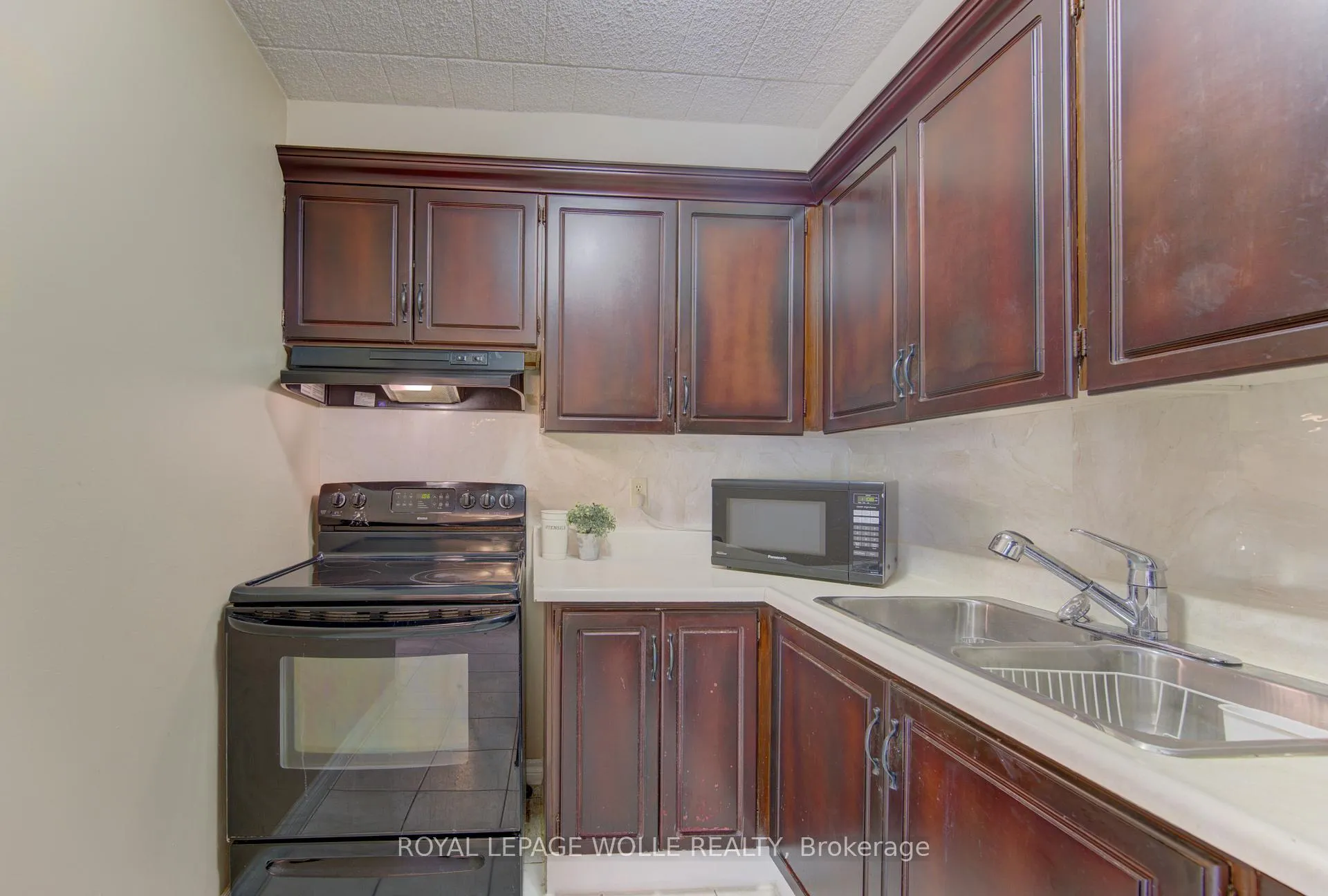 Photo 15 of Unit 301, 71 Vanier Drive, Kitchener — HOMEH