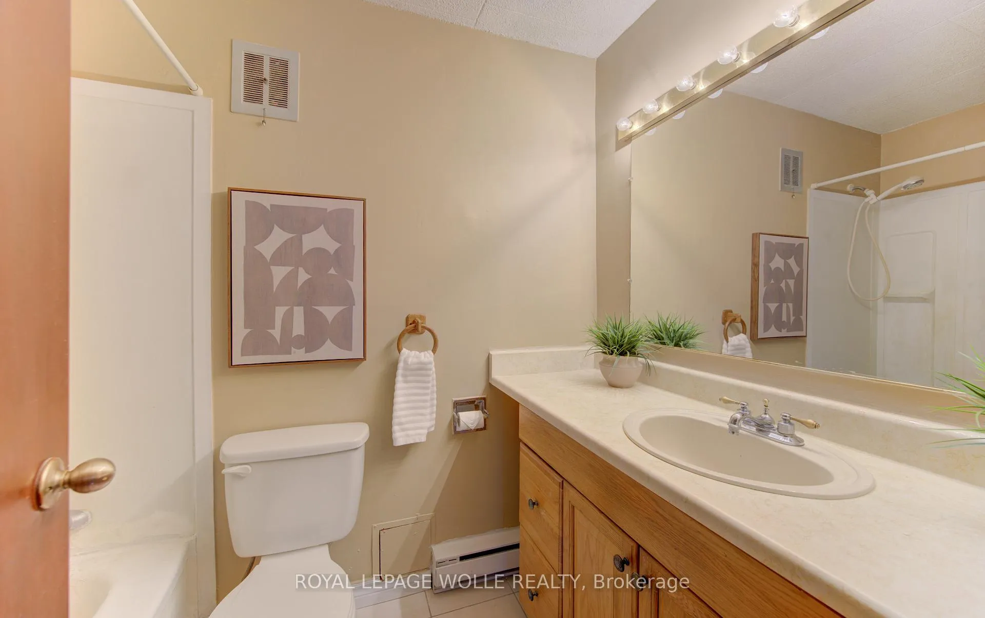 Photo 18 of Unit 301, 71 Vanier Drive, Kitchener — HOMEH