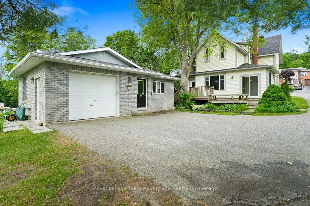 Photo 3 of 35 William Street, Parry Sound — HOMEH