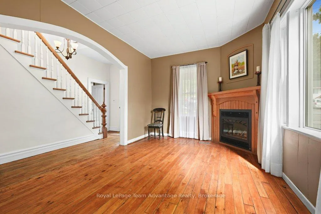 Photo 9 of 35 William Street, Parry Sound — HOMEH