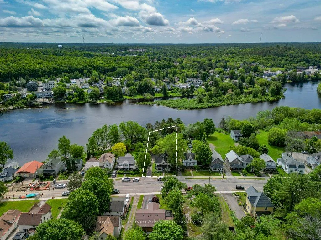 Photo 47 of 35 William Street, Parry Sound — HOMEH