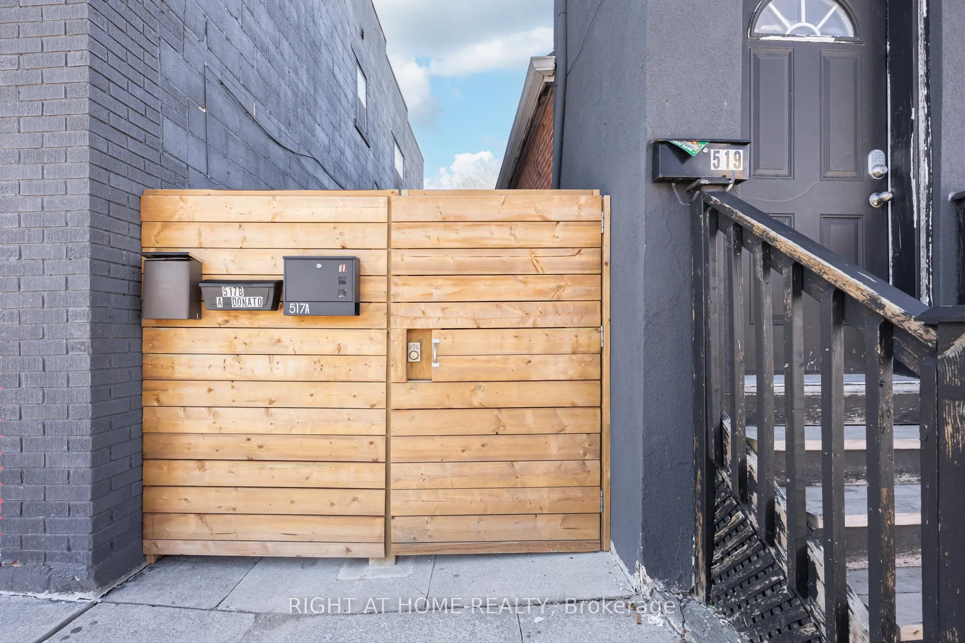 Photo 5 of 519 Rogers Road, Toronto, Keelesdale-Eglinton West — HOMEH