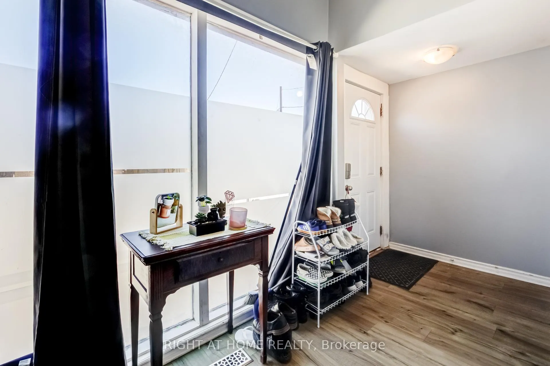Photo 6 of 519 Rogers Road, Toronto, Keelesdale-Eglinton West — HOMEH