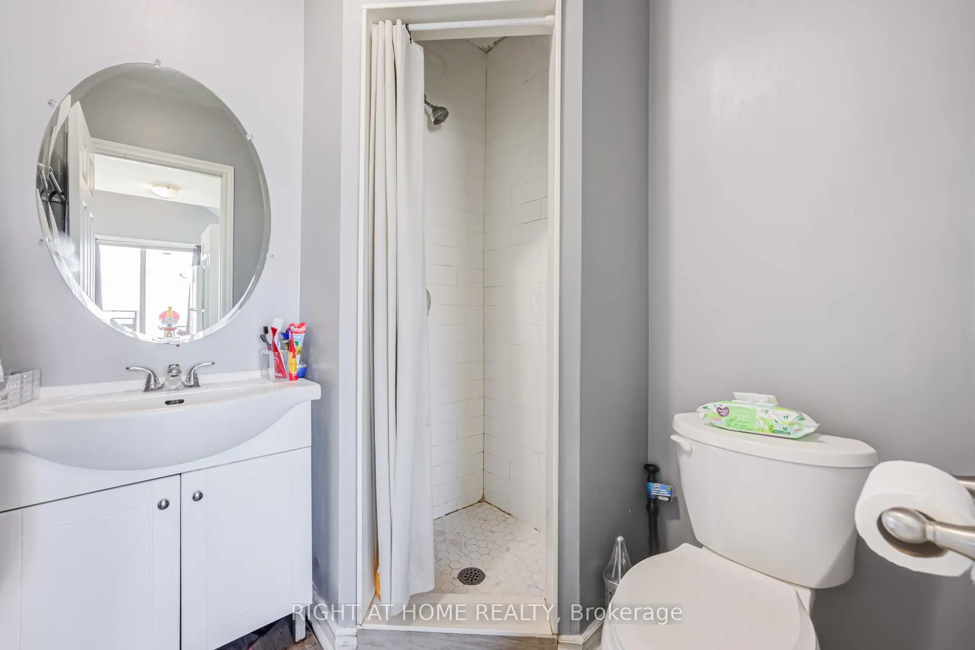 Photo 11 of 519 Rogers Road, Toronto, Keelesdale-Eglinton West — HOMEH