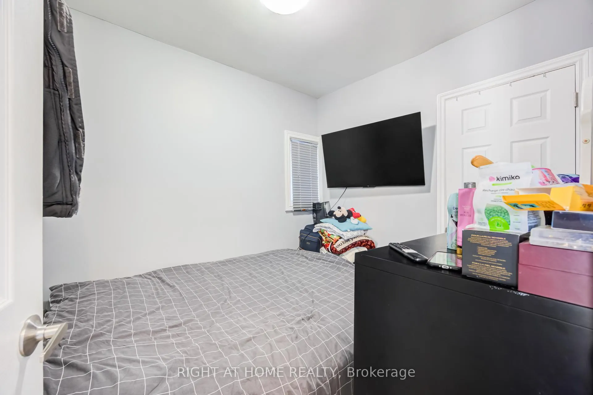 Photo 12 of 519 Rogers Road, Toronto, Keelesdale-Eglinton West — HOMEH