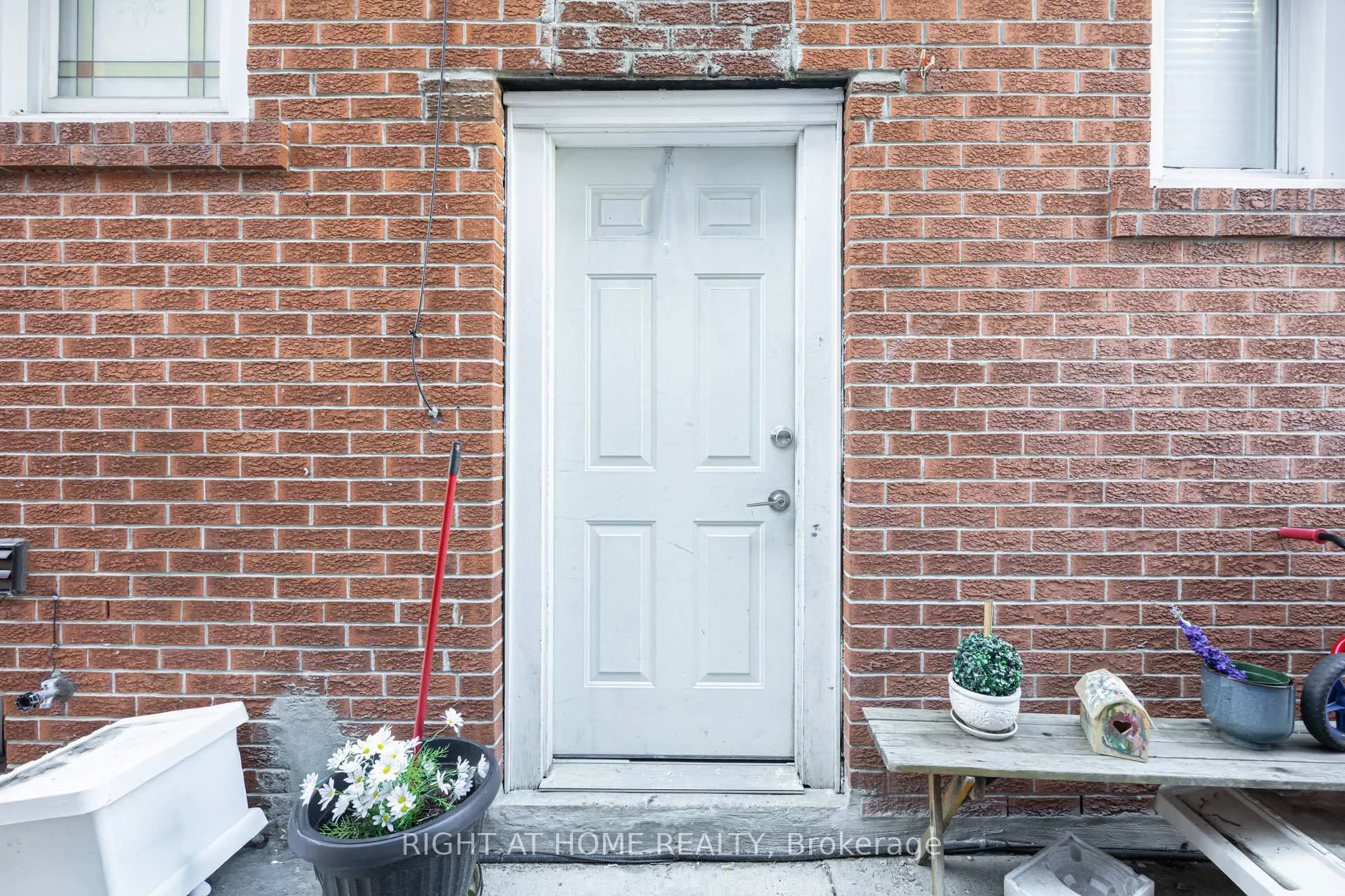 Photo 14 of 519 Rogers Road, Toronto, Keelesdale-Eglinton West — HOMEH