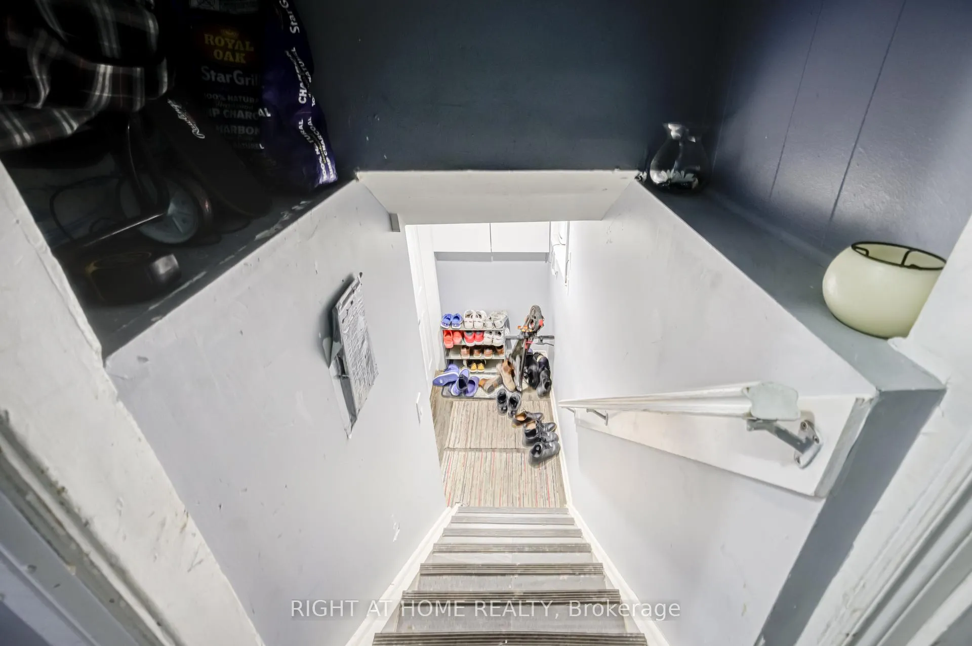 Photo 15 of 519 Rogers Road, Toronto, Keelesdale-Eglinton West — HOMEH