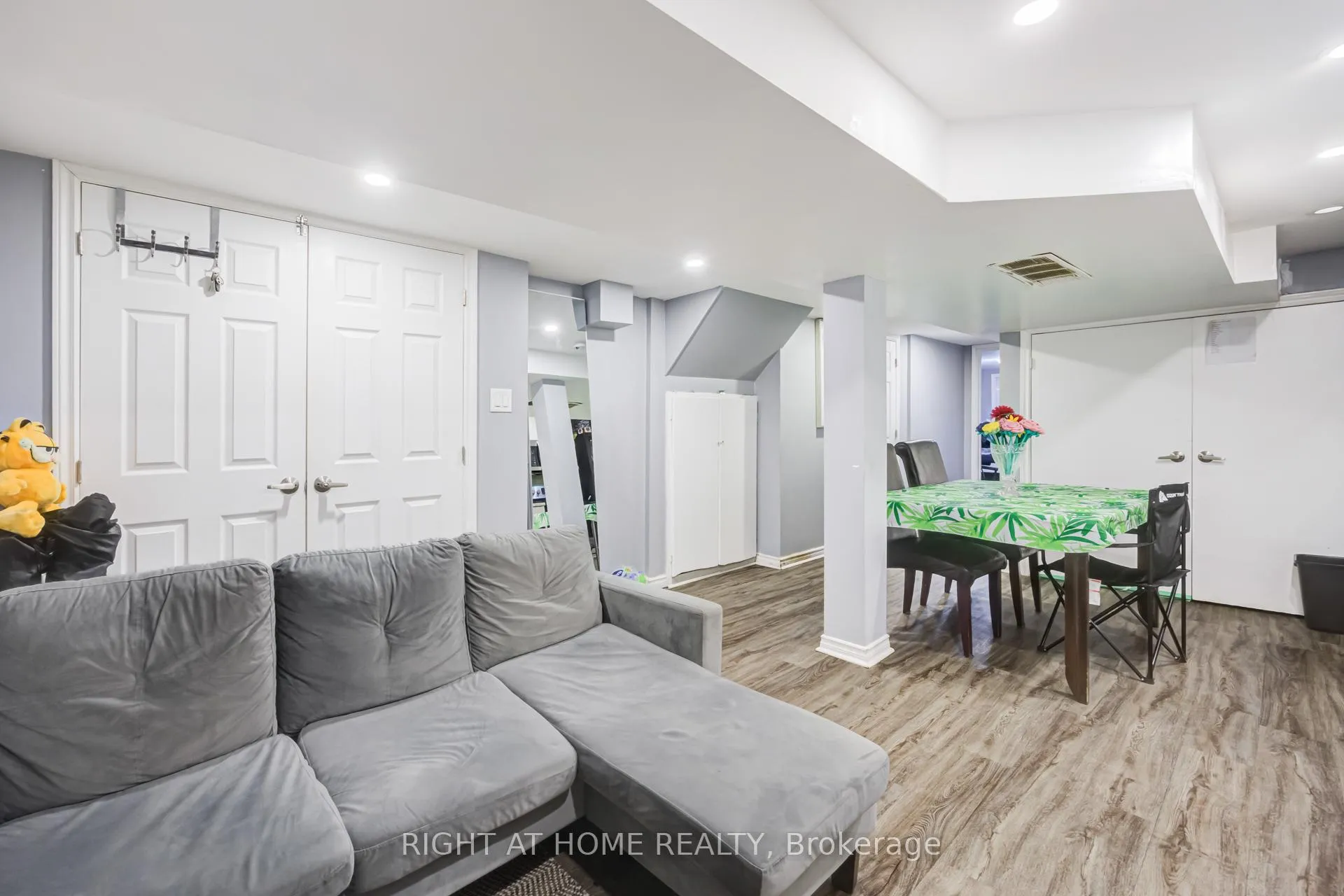 Photo 16 of 519 Rogers Road, Toronto, Keelesdale-Eglinton West — HOMEH