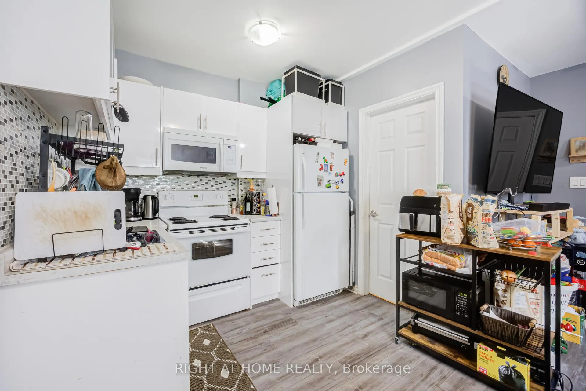 Photo 27 of 519 Rogers Road, Toronto, Keelesdale-Eglinton West — HOMEH