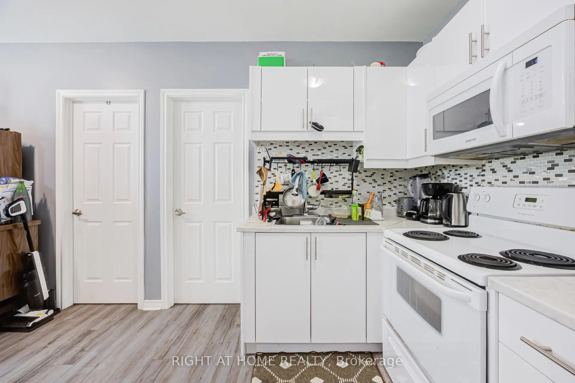 Photo 36 of 519 Rogers Road, Toronto, Keelesdale-Eglinton West — HOMEH