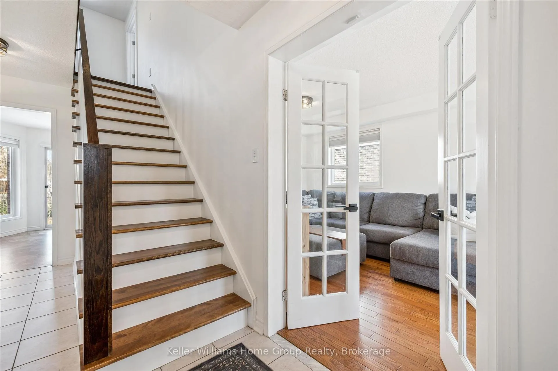 Photo 4 of 304 Daniel Crescent, Centre Wellington, Elora/Salem — HOMEH