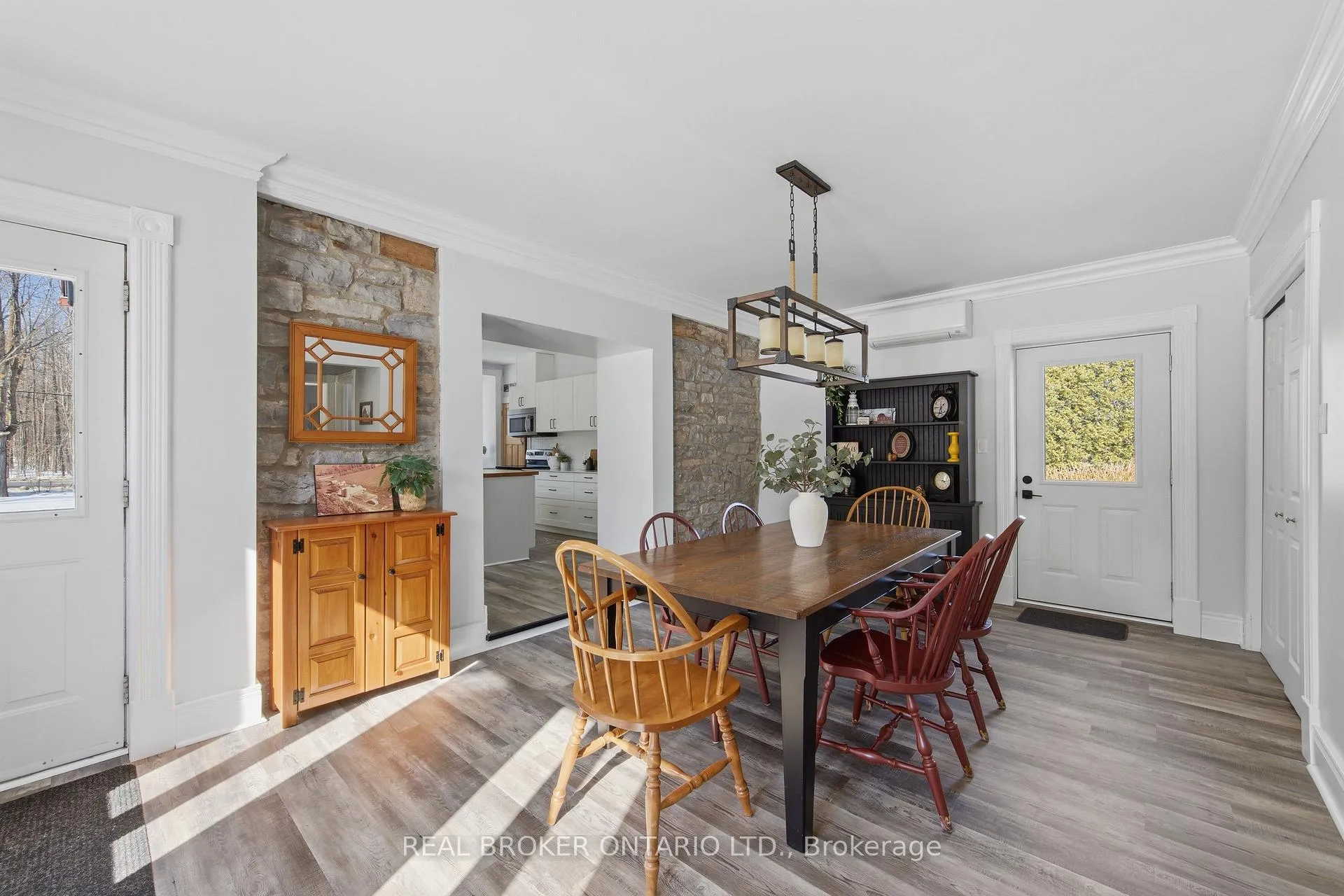 Photo 8 of 2090 Beach Road, North Grenville, North Grenville Twp (Kemptville South) — HOMEH