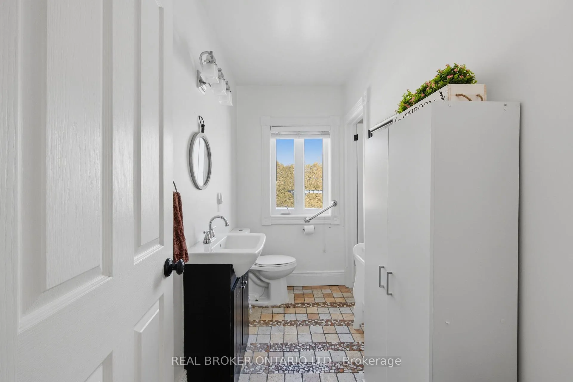 Photo 13 of 2090 Beach Road, North Grenville, North Grenville Twp (Kemptville South) — HOMEH