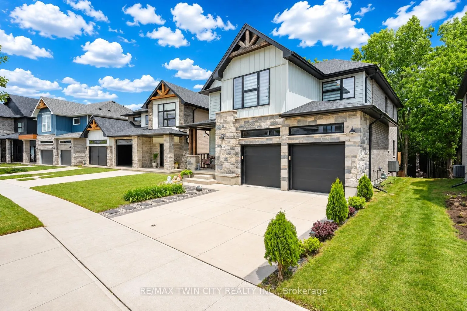 Photo 2 of 248 Otterbein Road, Kitchener — HOMEH