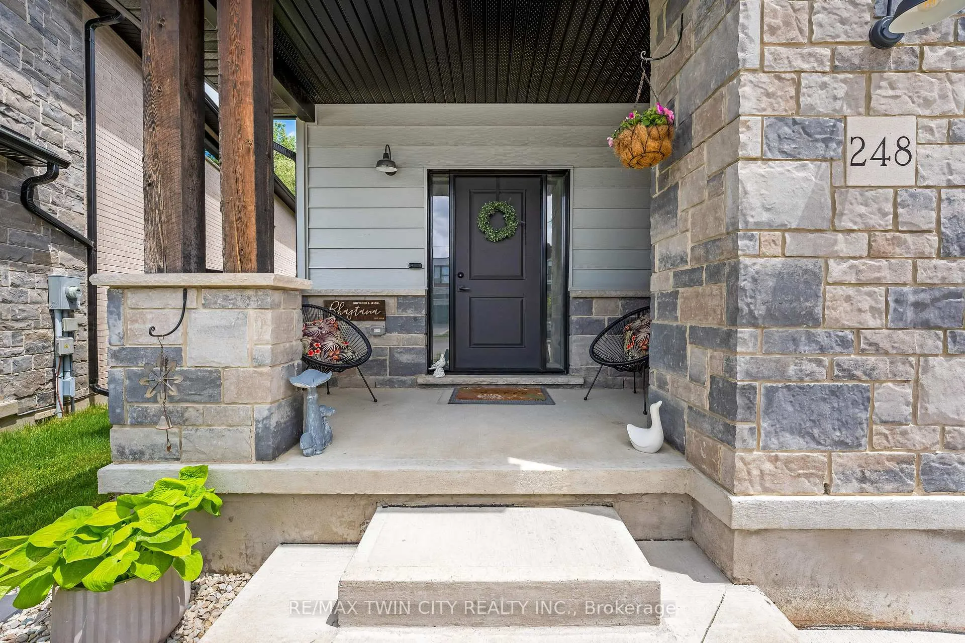 Photo 3 of 248 Otterbein Road, Kitchener — HOMEH