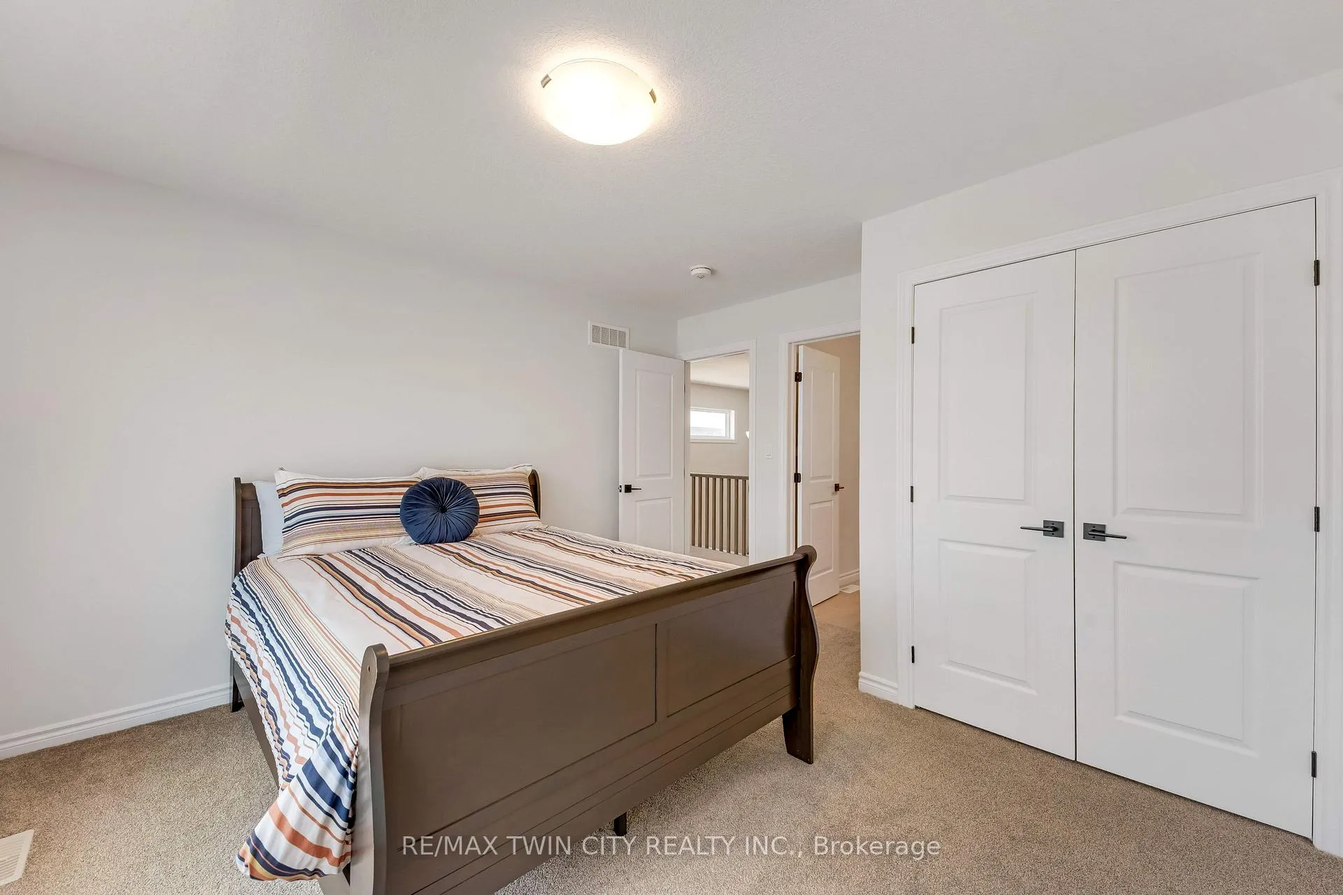 Photo 22 of 248 Otterbein Road, Kitchener — HOMEH