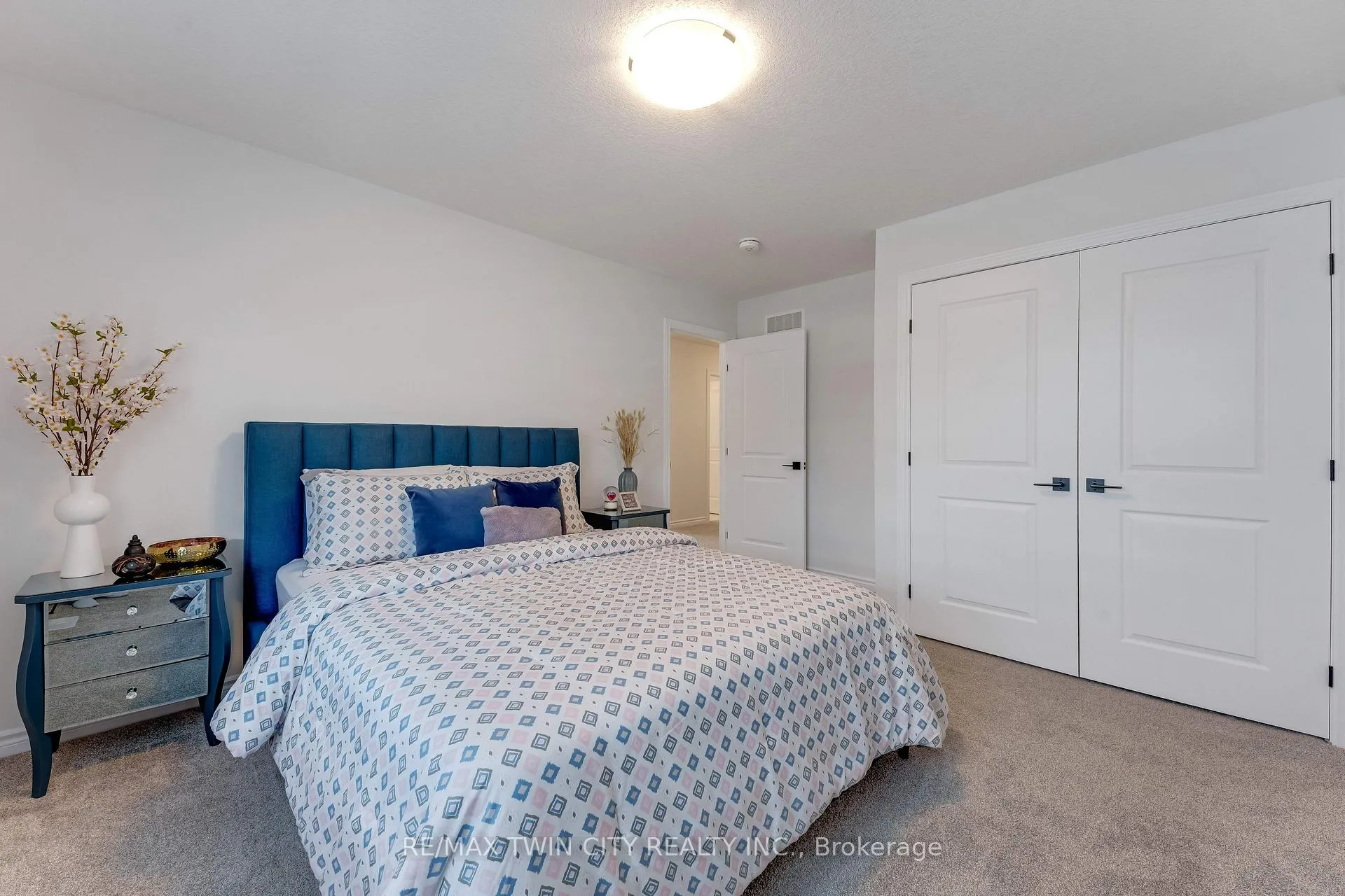 Photo 24 of 248 Otterbein Road, Kitchener — HOMEH