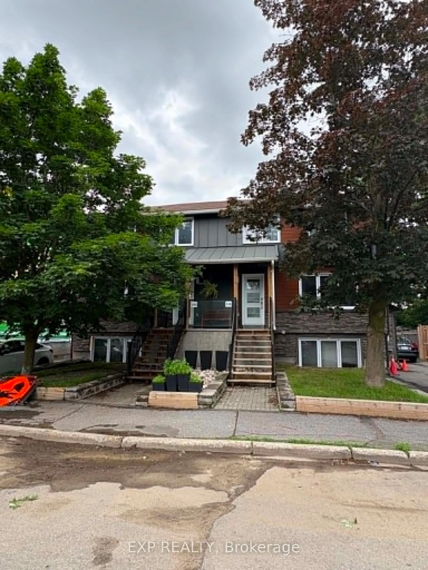 Photo 4 of Unit B, 340 Queen Mary Street, Ottawa, Overbrook/Castle Heights — HOMEH