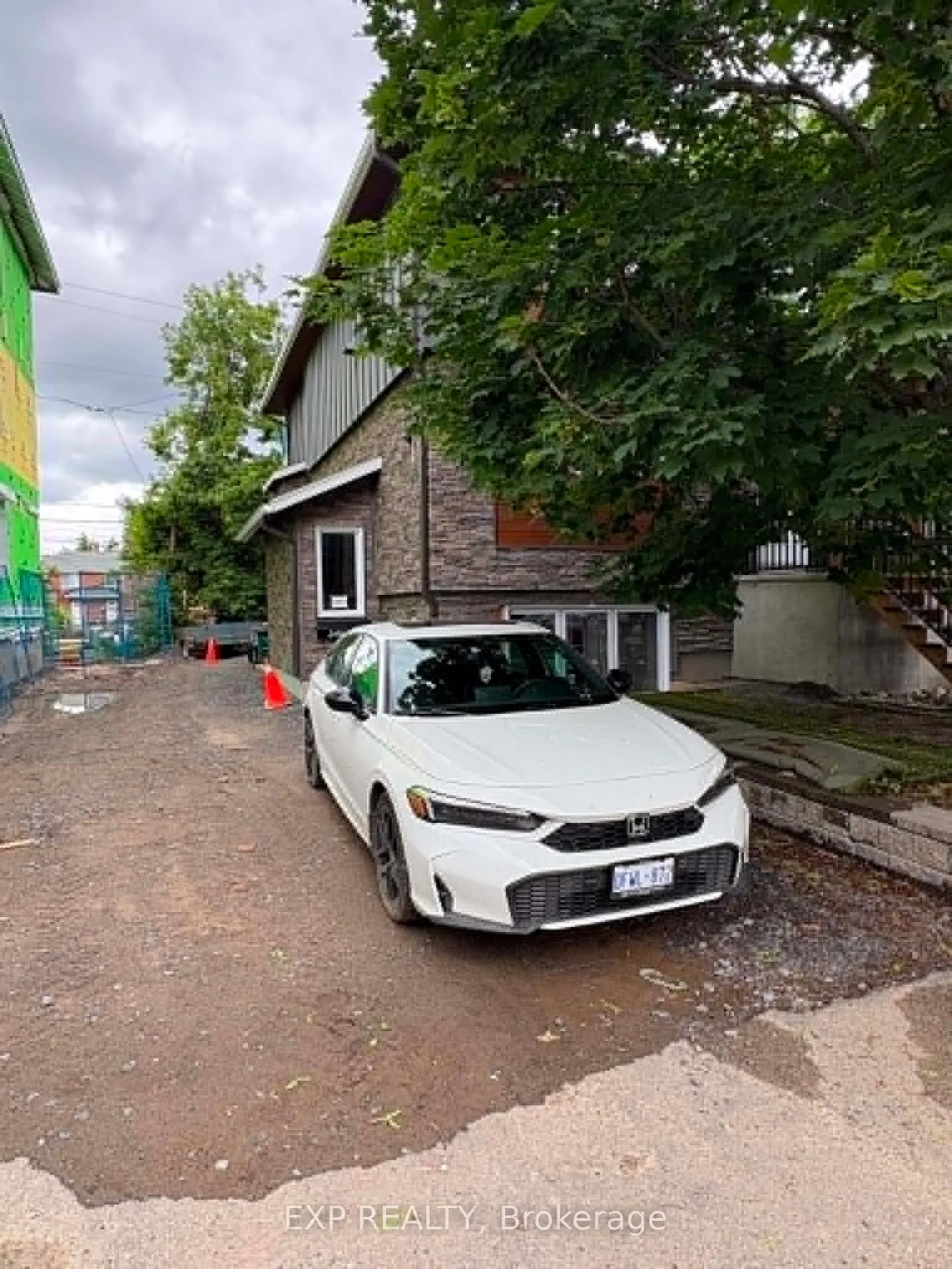 Photo 6 of Unit B, 340 Queen Mary Street, Ottawa, Overbrook/Castle Heights — HOMEH