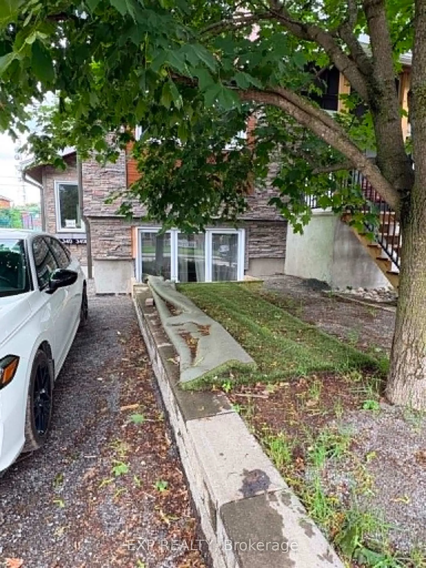 Photo 7 of Unit B, 340 Queen Mary Street, Ottawa, Overbrook/Castle Heights — HOMEH