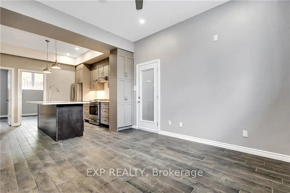Photo 11 of Unit B, 340 Queen Mary Street, Ottawa, Overbrook/Castle Heights — HOMEH