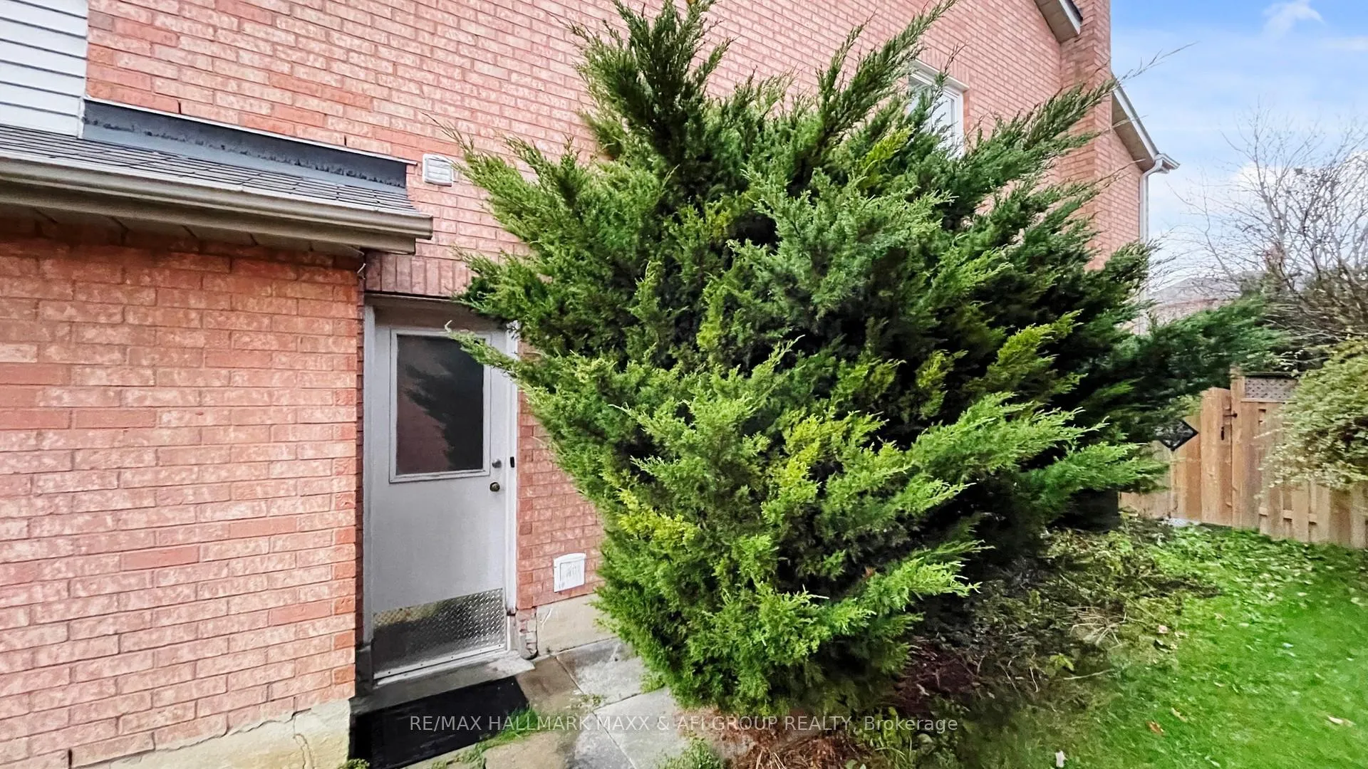 Photo 2 of Unit Basement B, 719 Shanahan Boulevard, Newmarket, Armitage — HOMEH