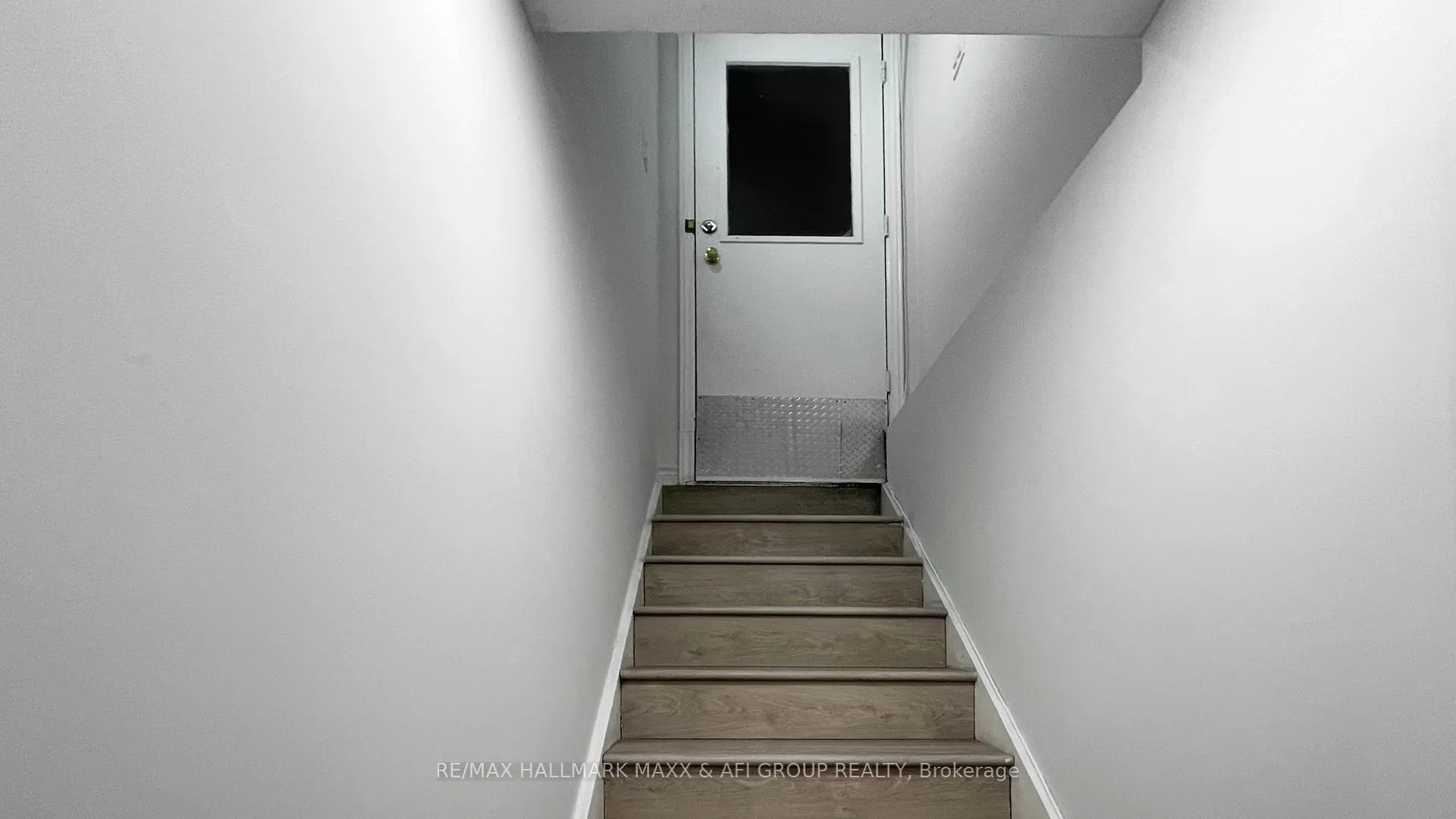 Photo 3 of Unit Basement B, 719 Shanahan Boulevard, Newmarket, Armitage — HOMEH