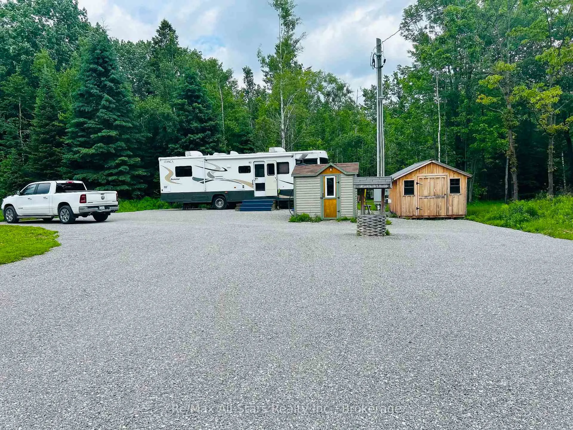 Photo 3 of 1190 Bacon Road, Minden Hills, Snowdon — HOMEH