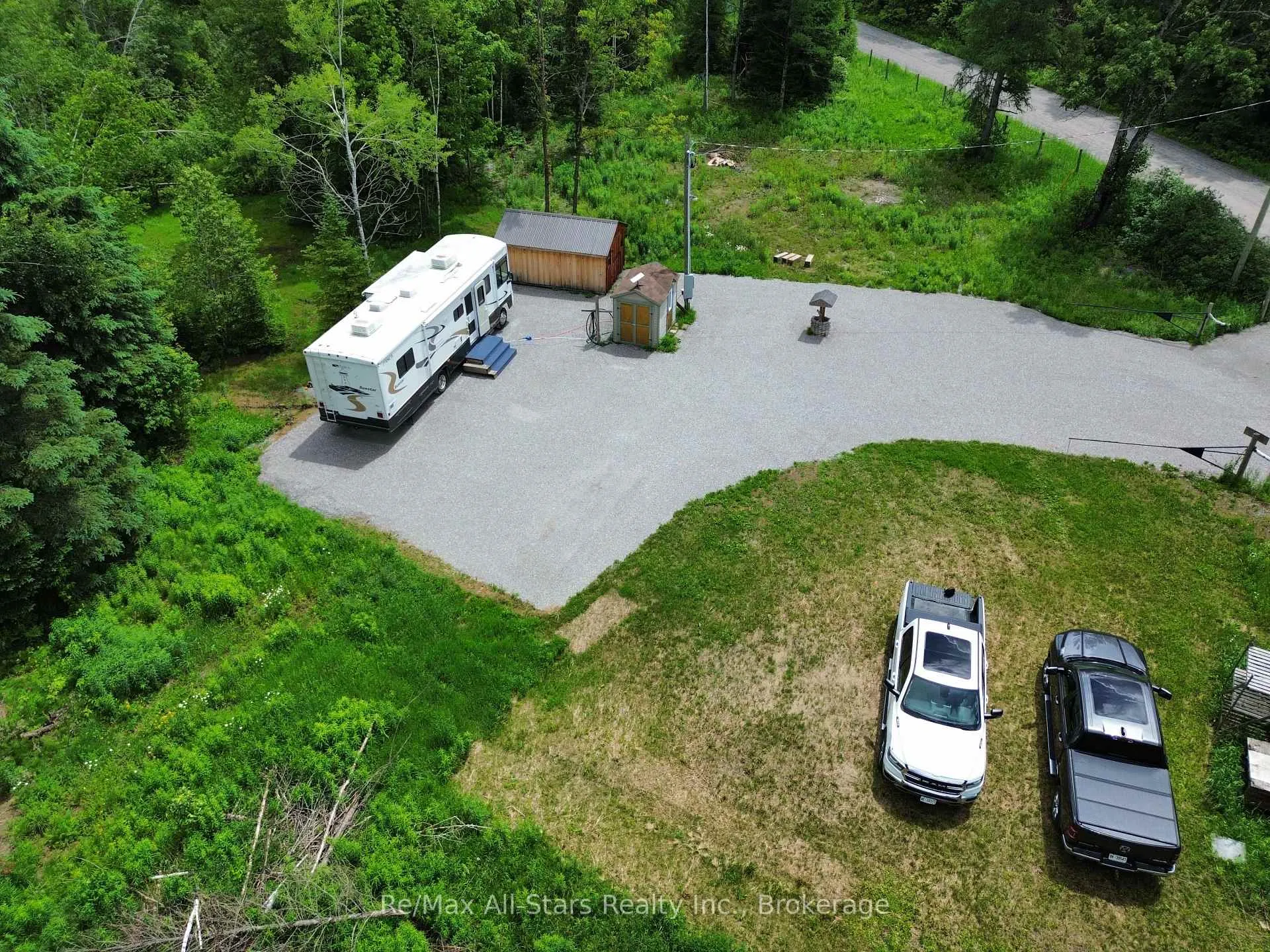 Photo 2 of 1190 Bacon Road, Minden Hills, Snowdon — HOMEH