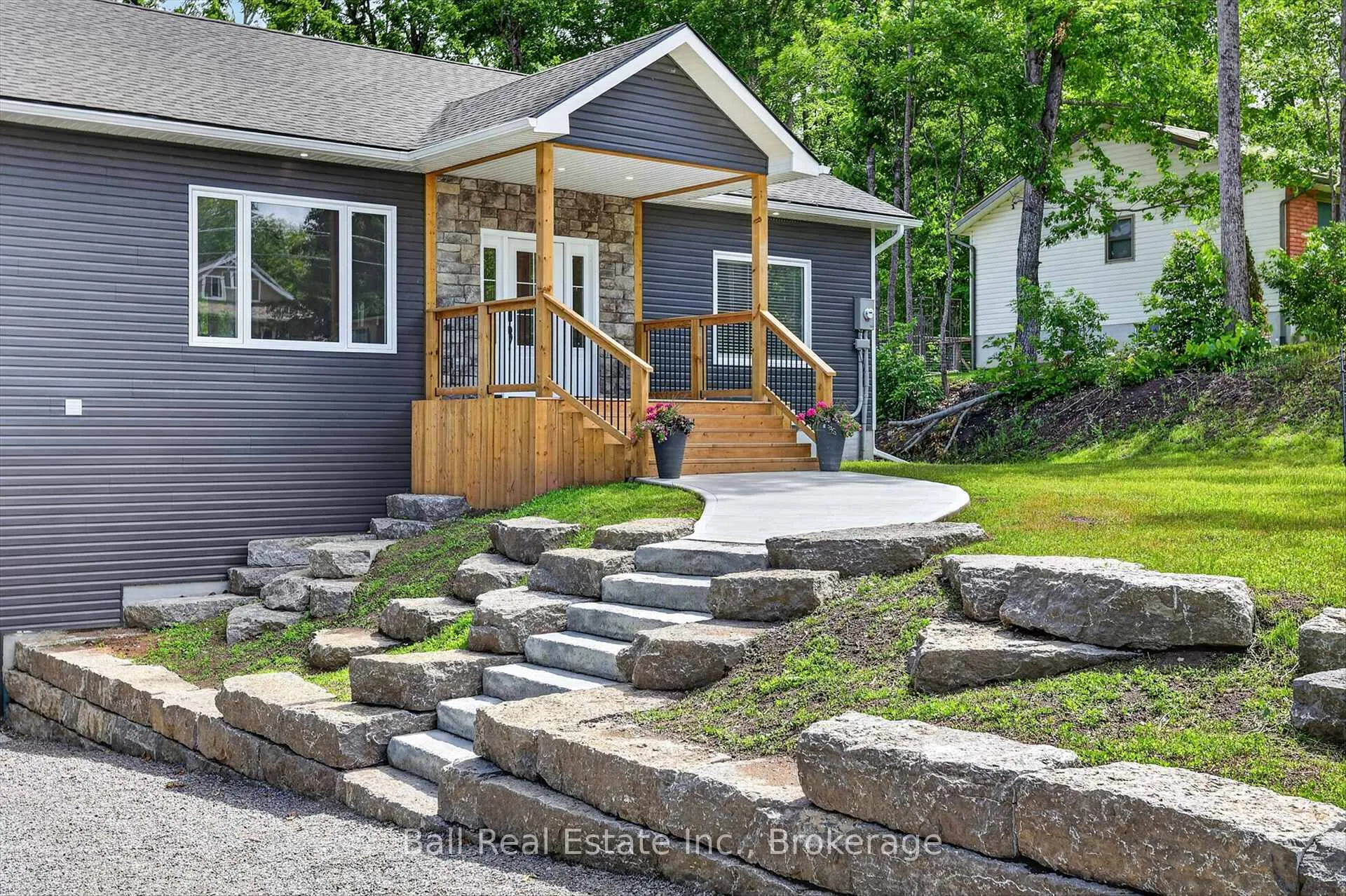Photo 3 of 53 Sumcot Drive, Trent Lakes — HOMEH