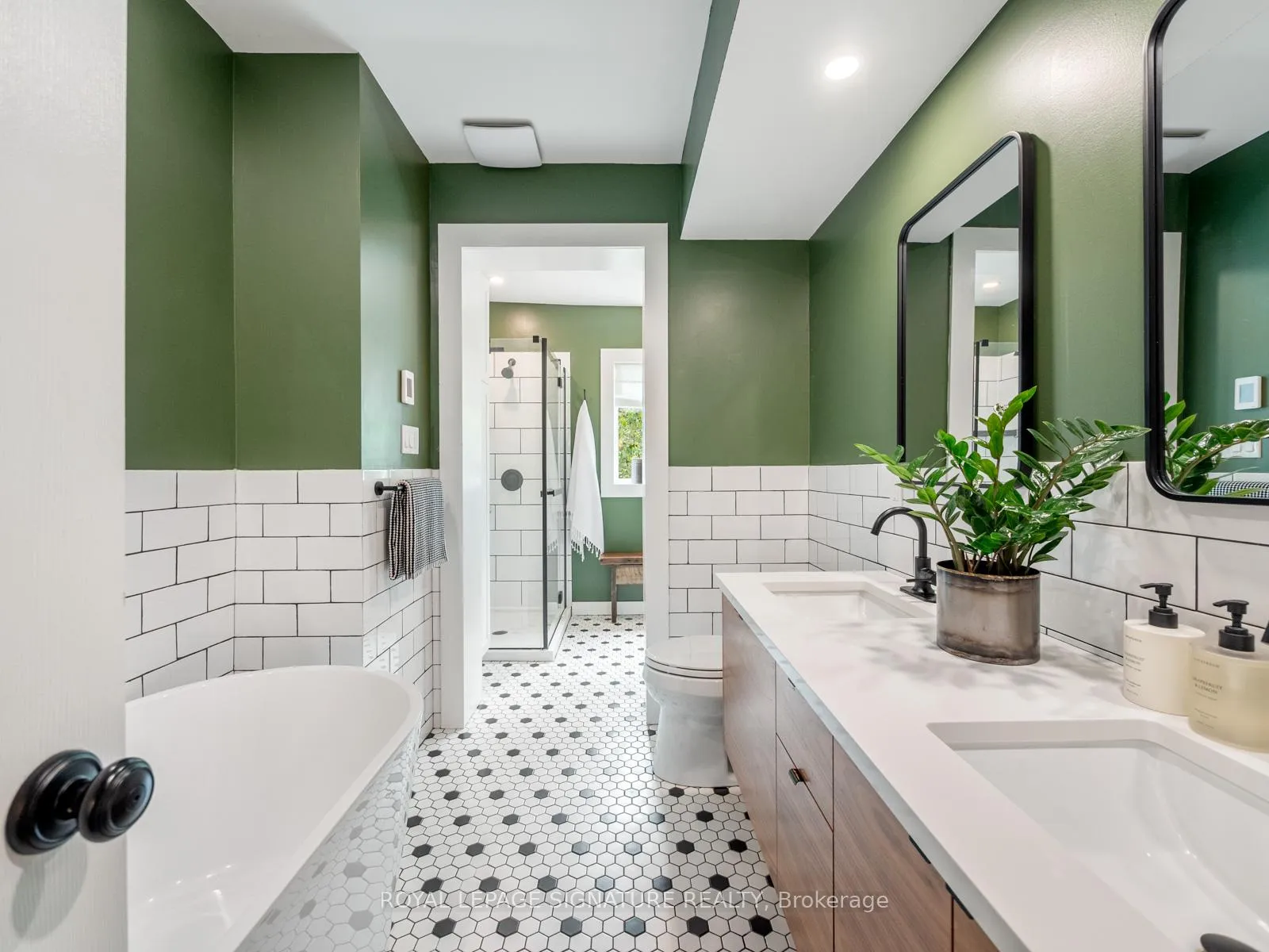Photo 26 of 121 Ivy Avenue, Toronto, South Riverdale — HOMEH
