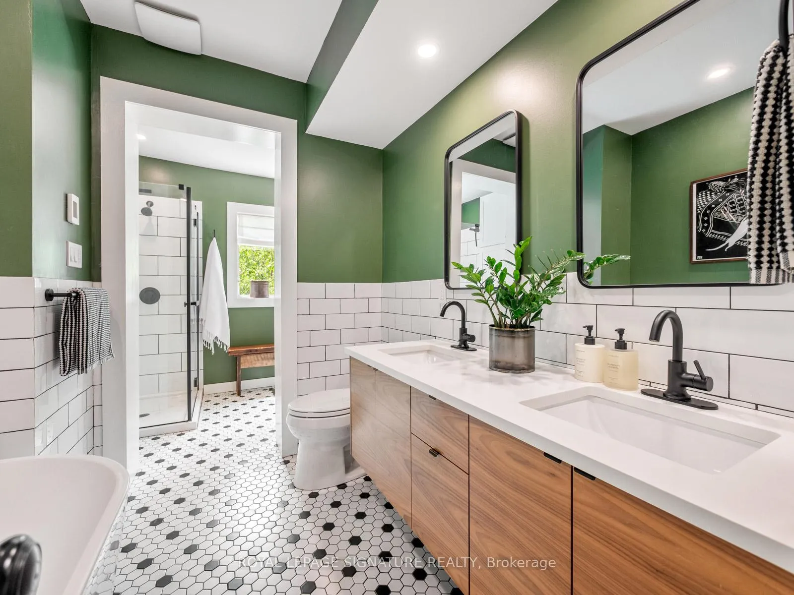 Photo 27 of 121 Ivy Avenue, Toronto, South Riverdale — HOMEH