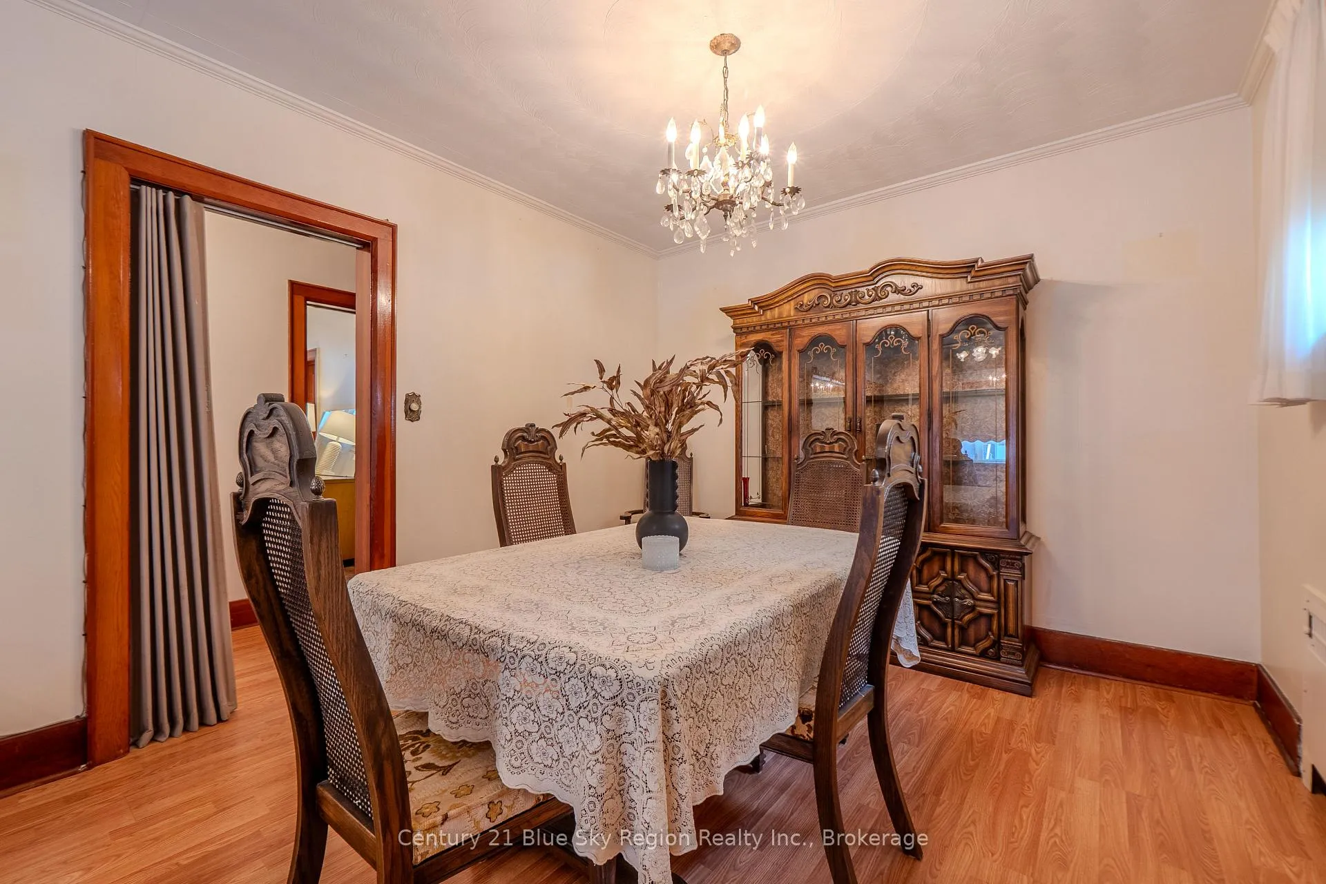Photo 16 of 137 Second Avenue E, North Bay, Central — HOMEH